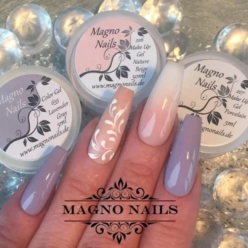 Nageldesign Idee - Babyboomer Nägel mit Flieder Beige Schnörkel